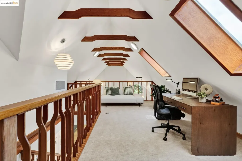 369 Hampton Road Piedmont CA 94611