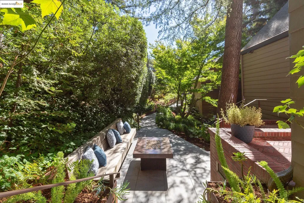 369 Hampton Road Piedmont CA 94611