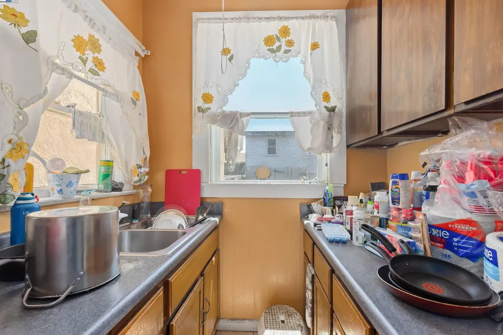 845 Isabella Street Oakland CA 94607