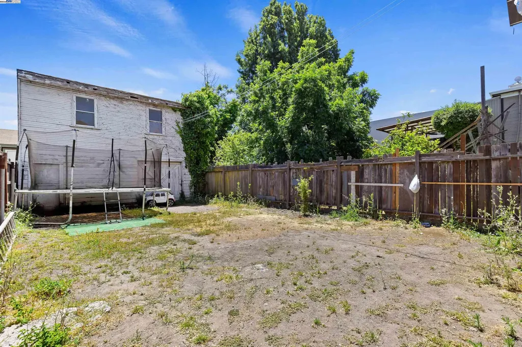 845 Isabella Street Oakland CA 94607