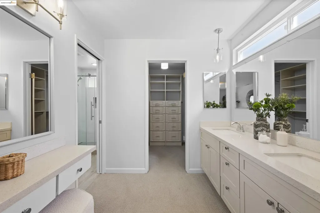 7796 Surrey Lane Oakland CA 94605