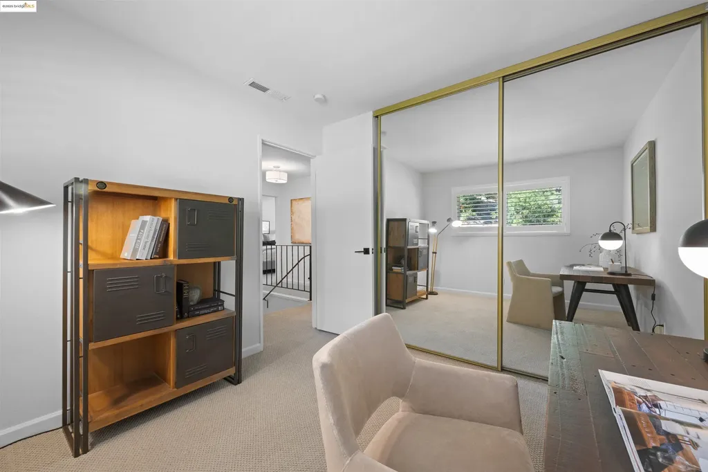 7796 Surrey Lane Oakland CA 94605