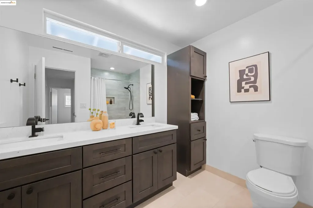 7796 Surrey Lane Oakland CA 94605