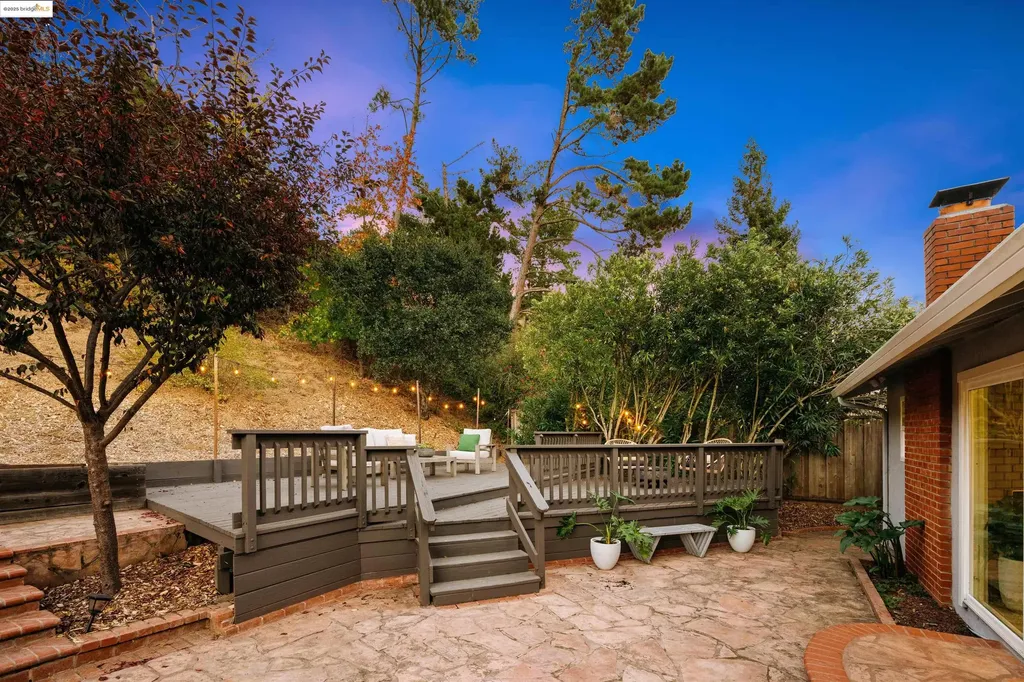 7796 Surrey Lane Oakland CA 94605