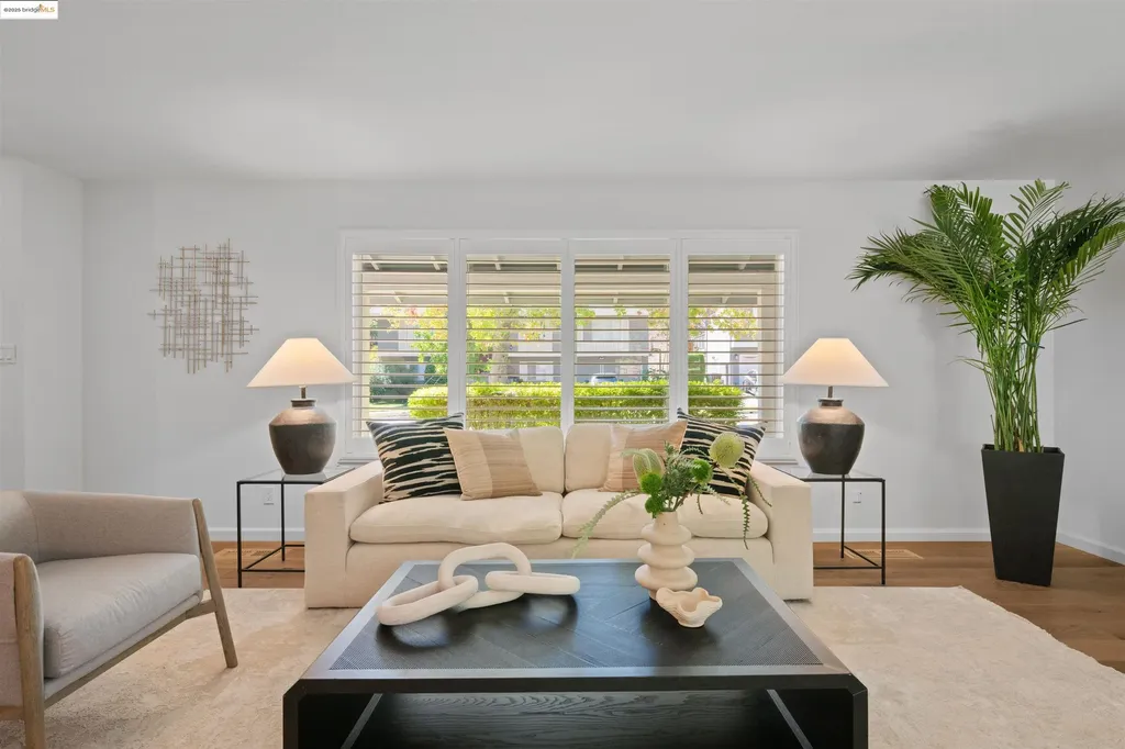 7796 Surrey Lane Oakland CA 94605