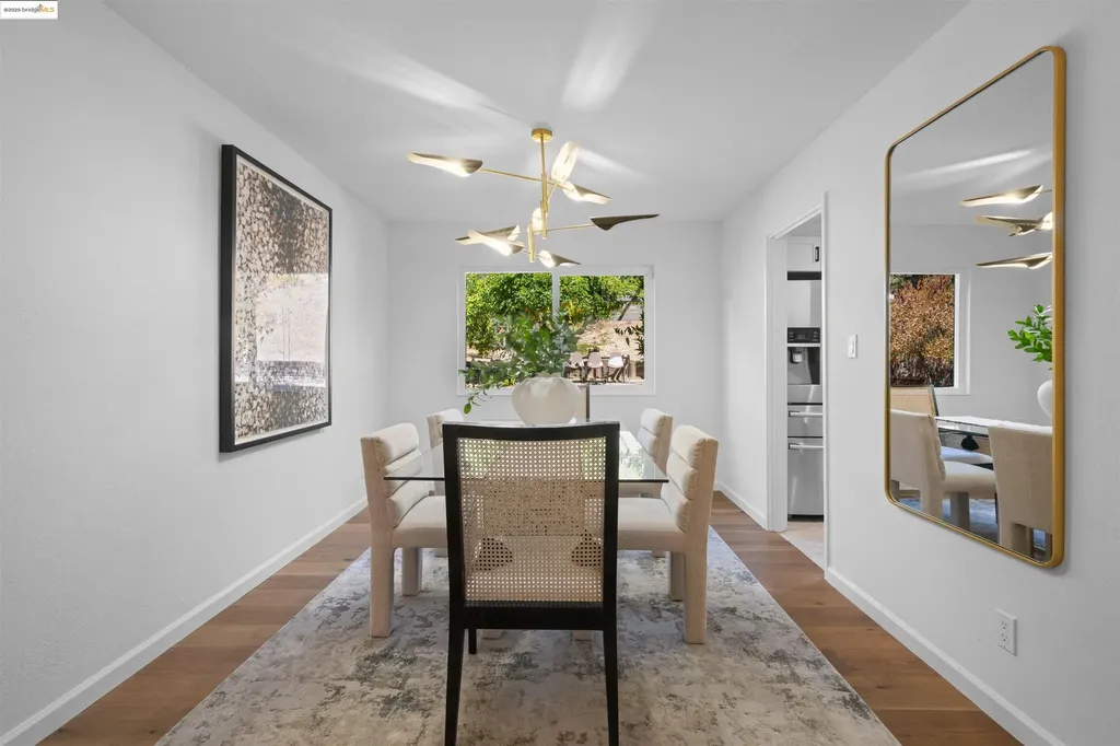 7796 Surrey Lane Oakland CA 94605