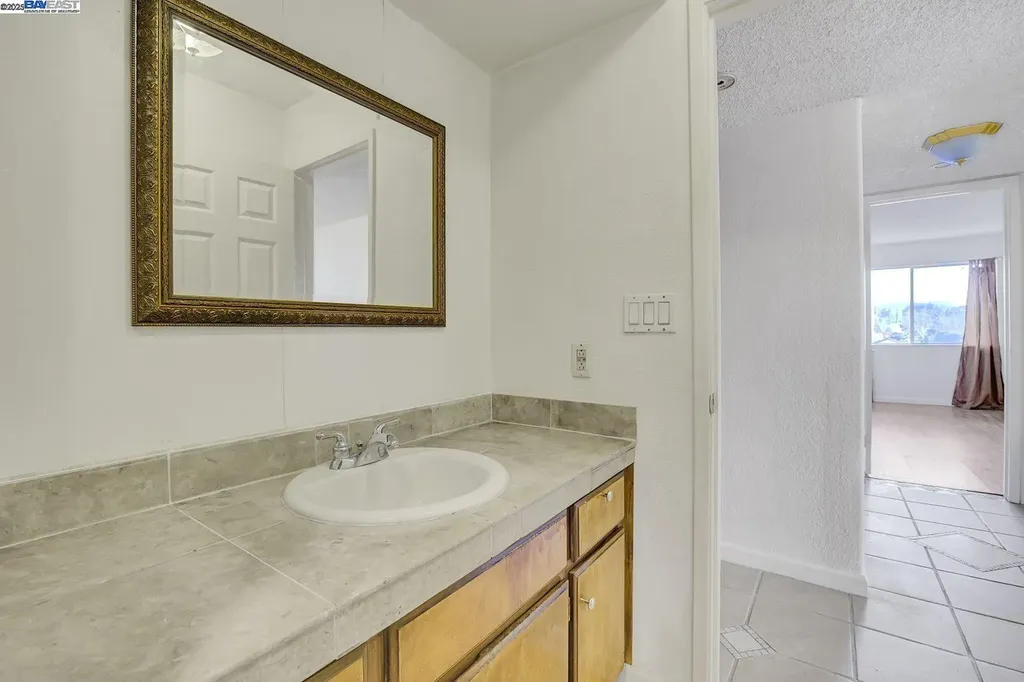 400 Davis San Leandro CA 94577