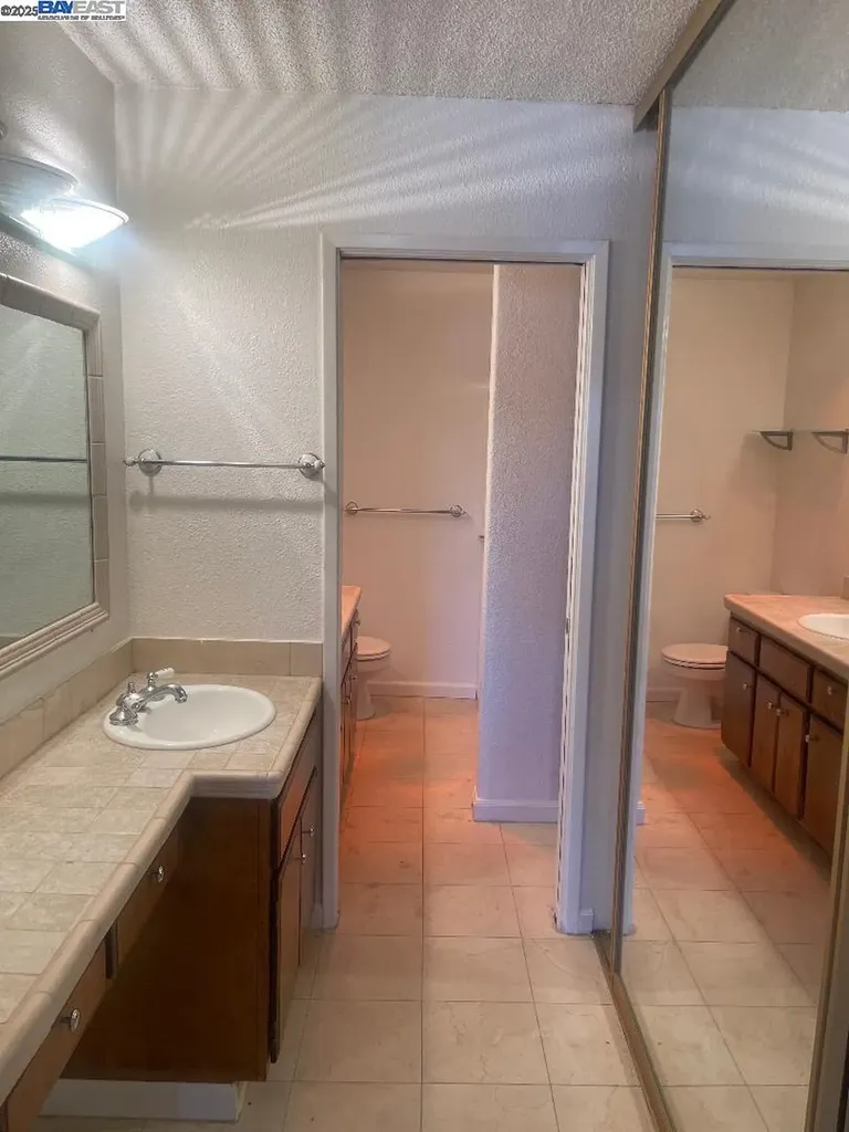400 Davis San Leandro CA 94577