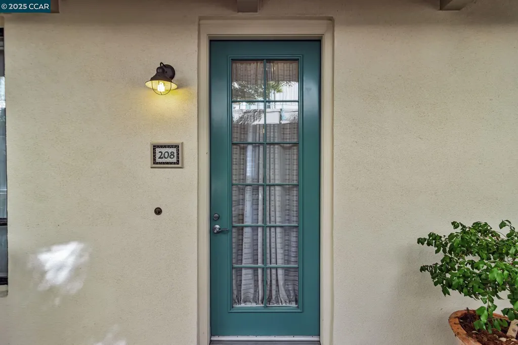 4395 Piedmont Avenue Oakland CA 94611