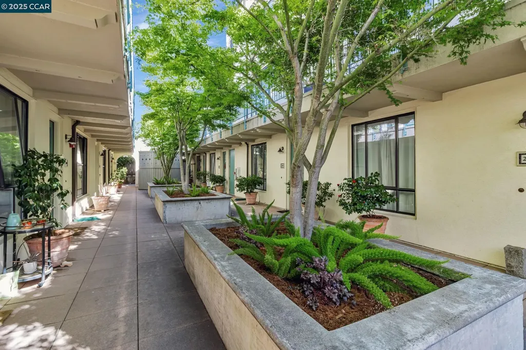 4395 Piedmont Avenue Oakland CA 94611