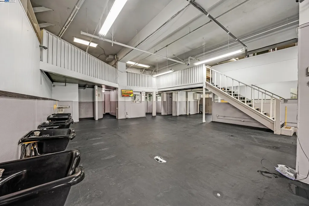 3701 International Boulevard Oakland CA 94601
