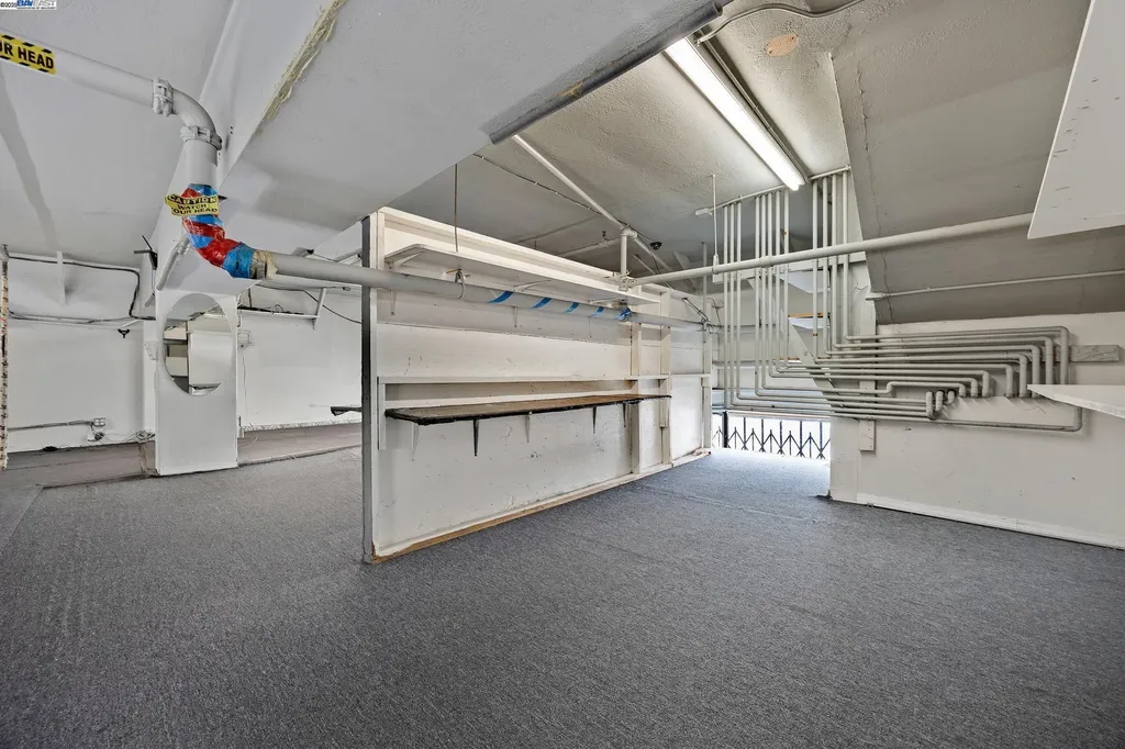 3701 International Boulevard Oakland CA 94601