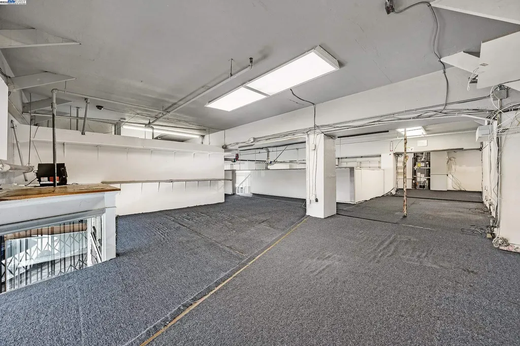 3701 International Boulevard Oakland CA 94601