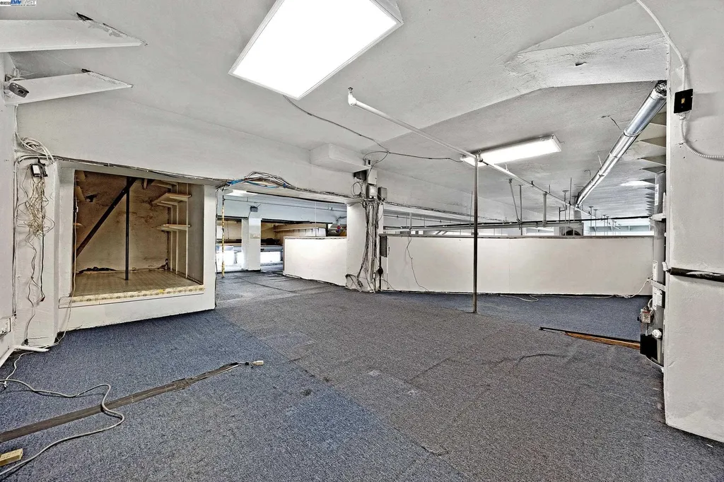 3701 International Boulevard Oakland CA 94601