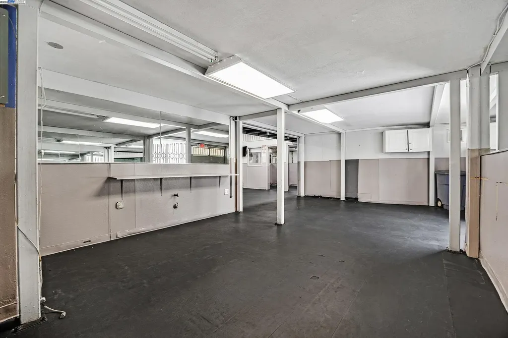 3701 International Boulevard Oakland CA 94601