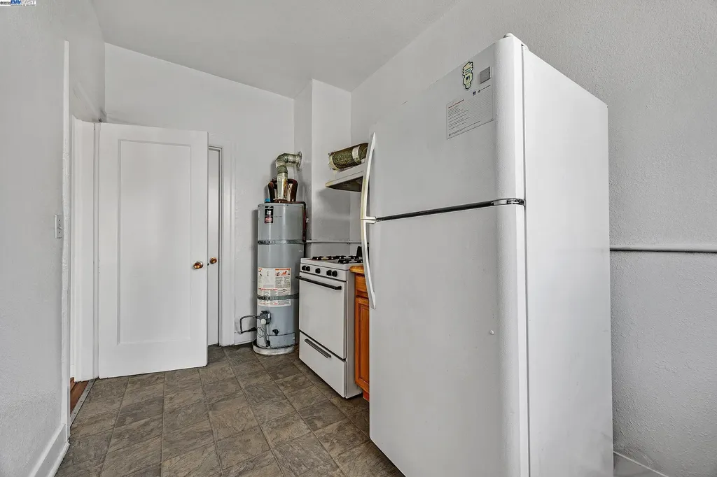 3701 International Boulevard Oakland CA 94601