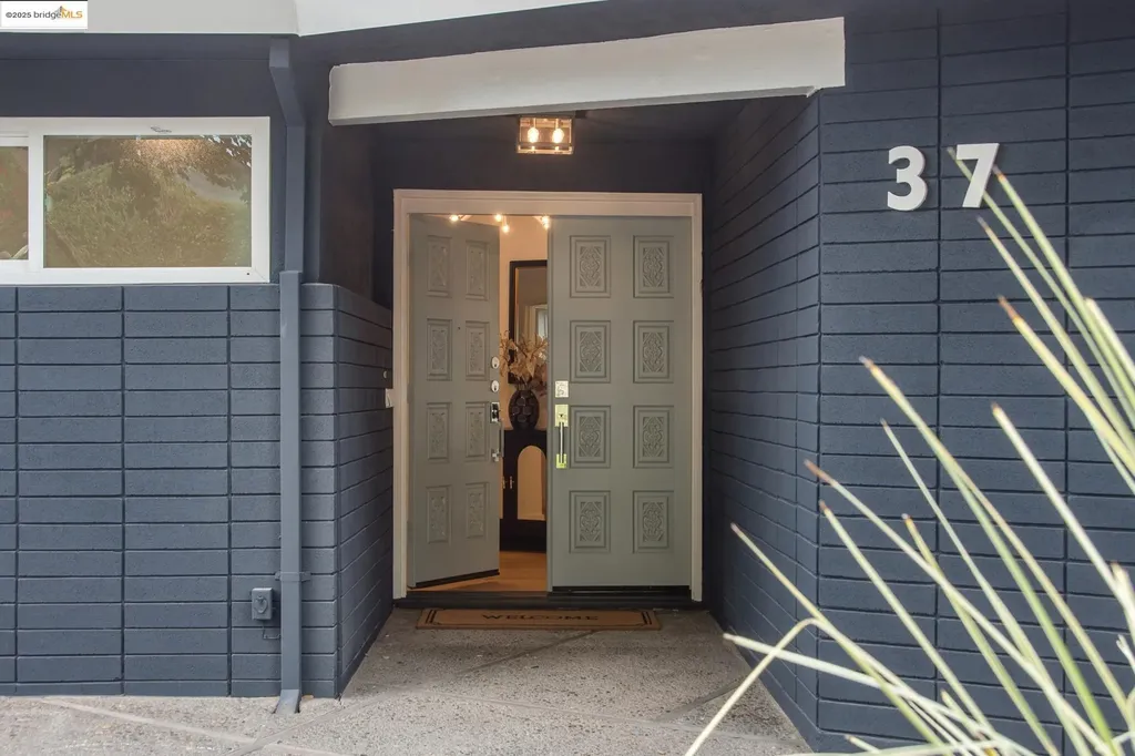 37 Coolidge Terrace Oakland CA 94602