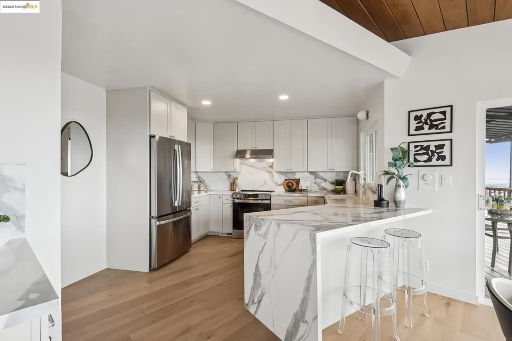 37 Coolidge Terrace Oakland CA 94602