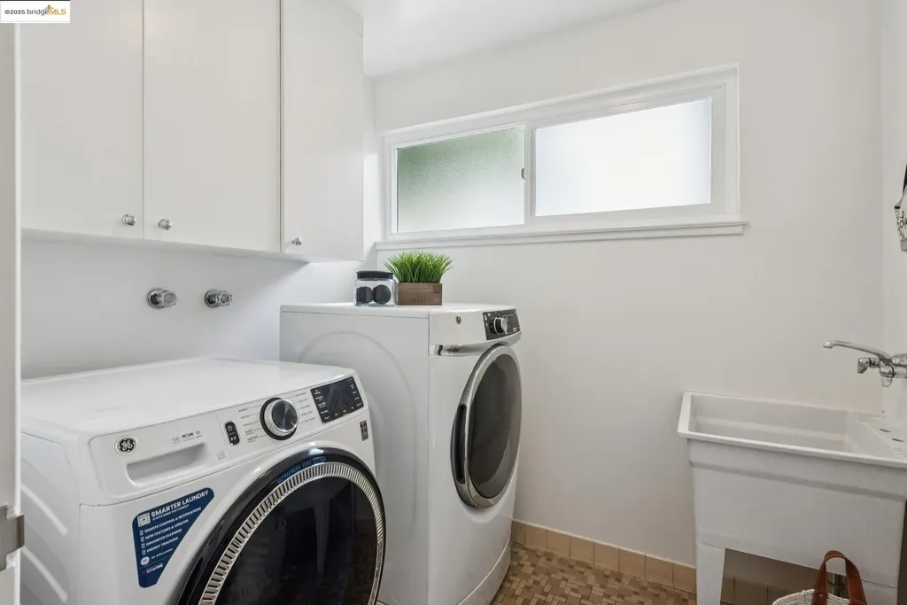 37 Coolidge Terrace Oakland CA 94602
