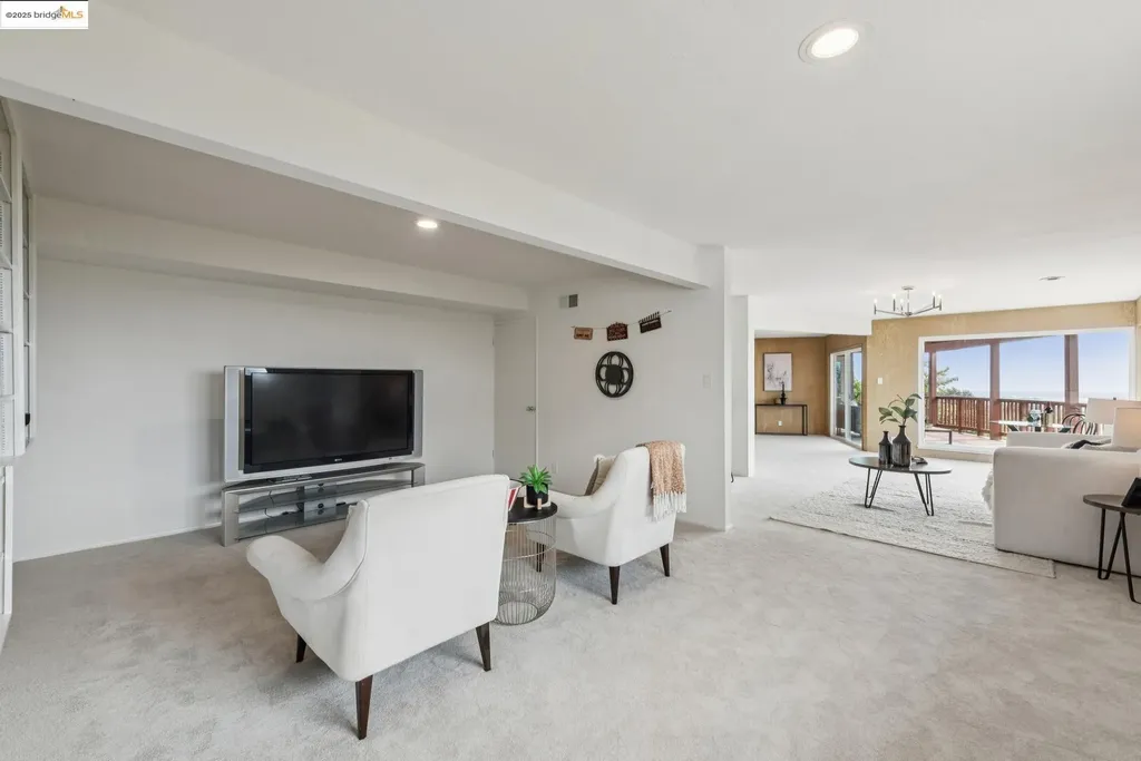 37 Coolidge Terrace Oakland CA 94602