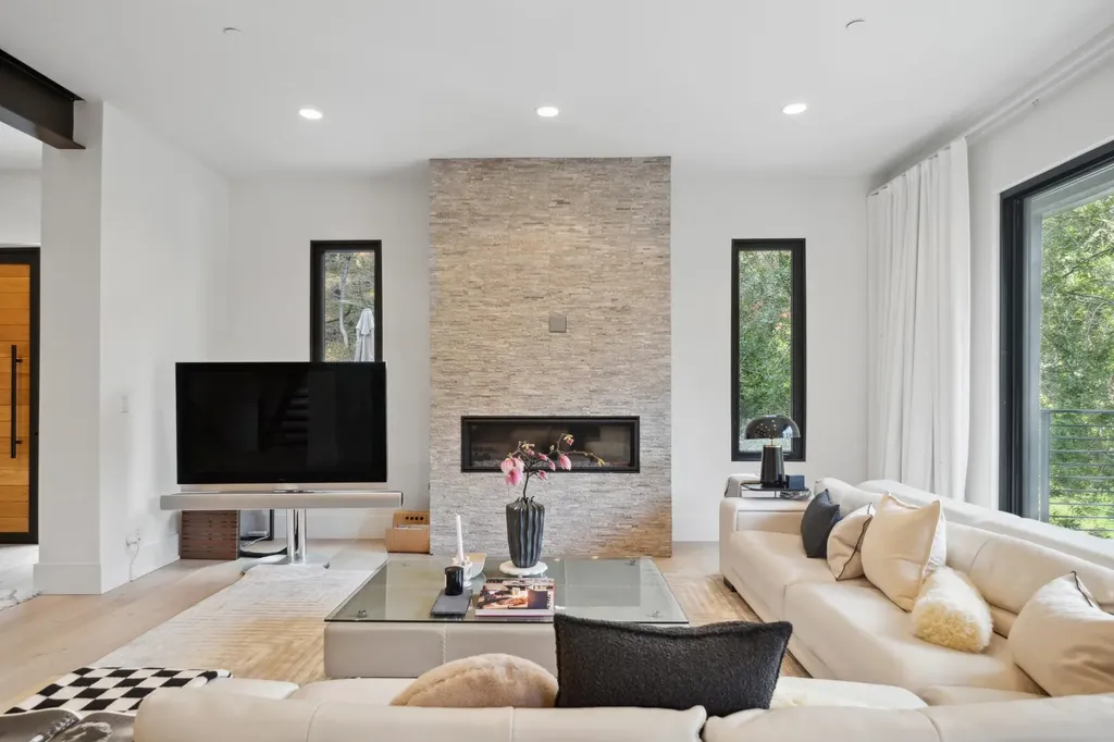 3 West Circle Oakland CA 94611