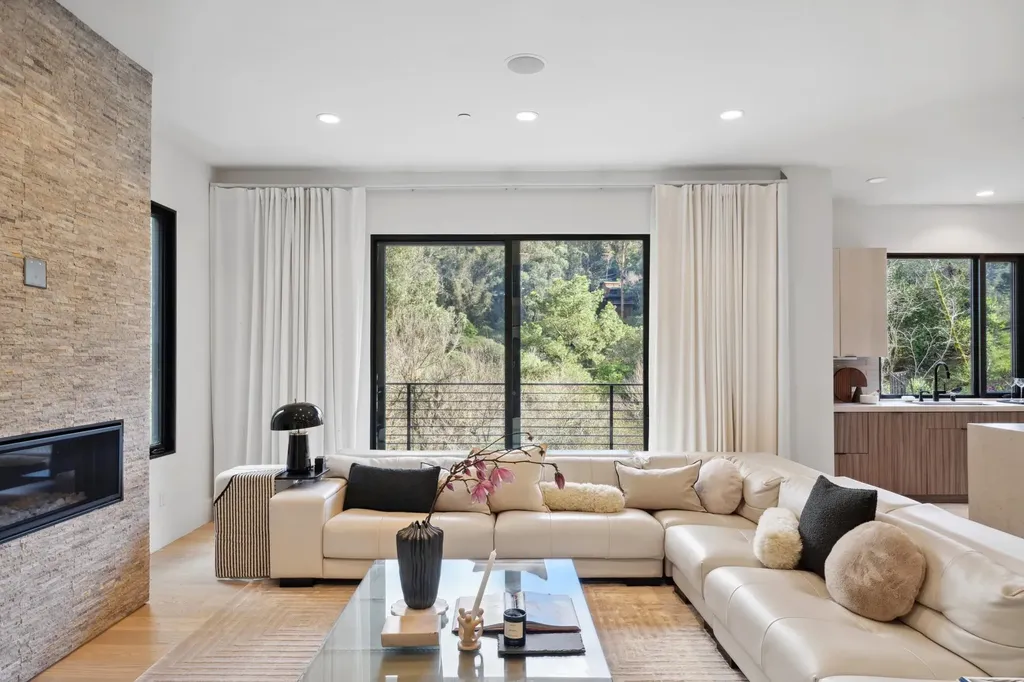 3 West Circle Oakland CA 94611