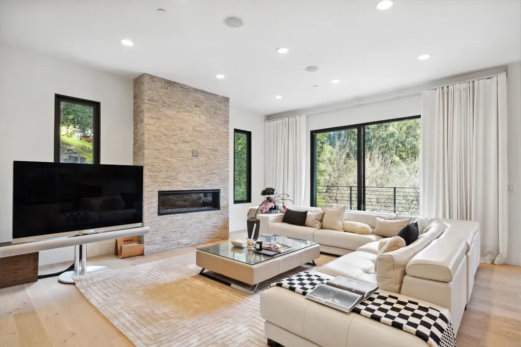 3 West Circle Oakland CA 94611