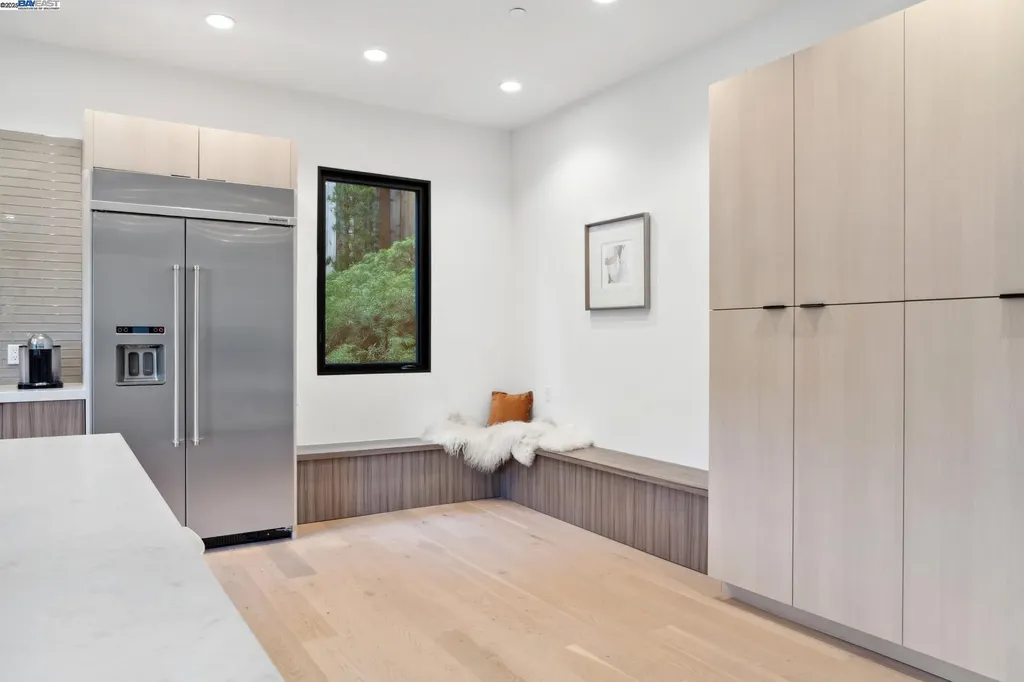 3 West Circle Oakland CA 94611