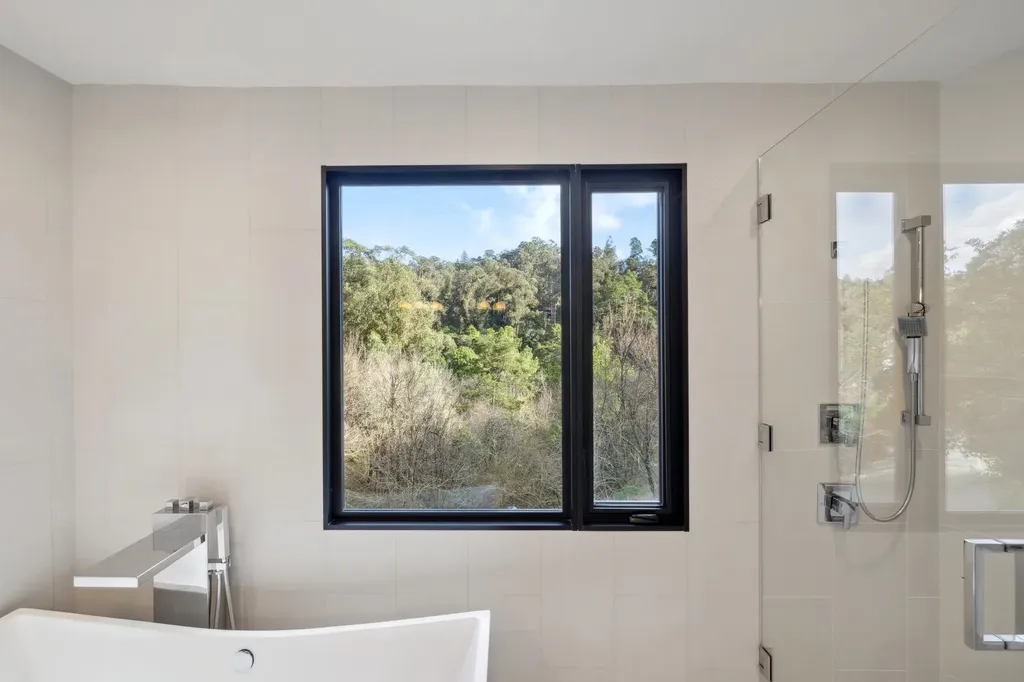 3 West Circle Oakland CA 94611