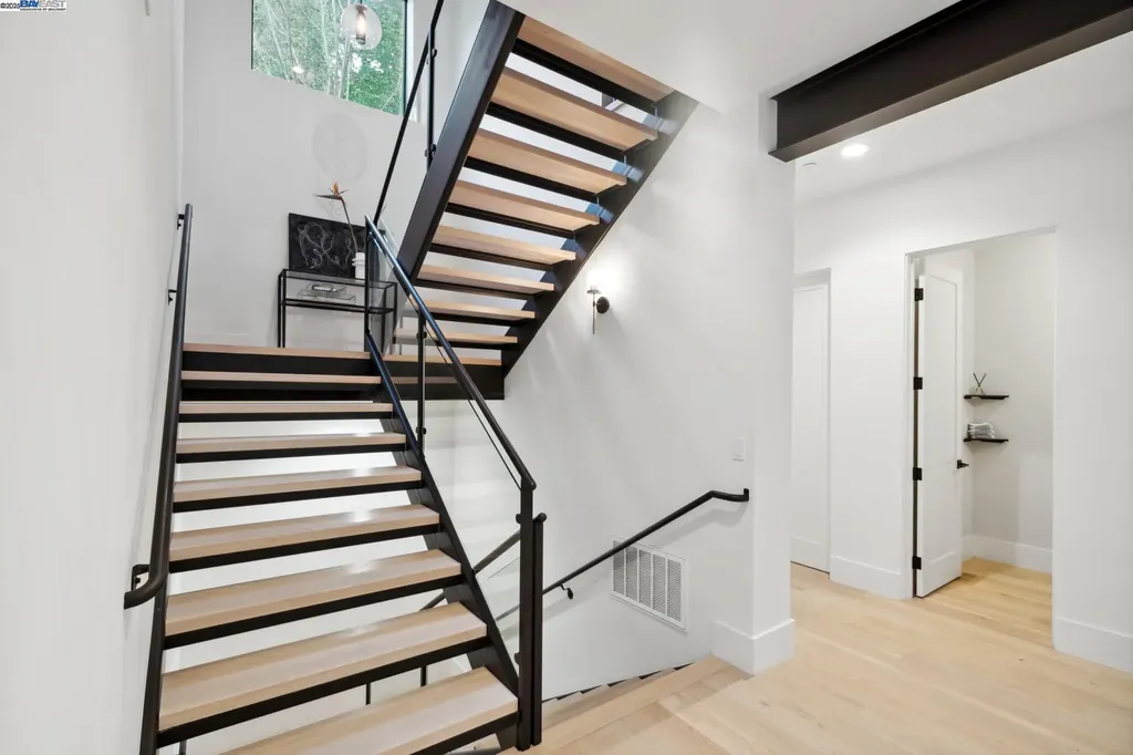 3 West Circle Oakland CA 94611