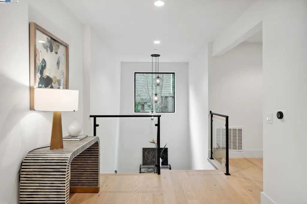 3 West Circle Oakland CA 94611