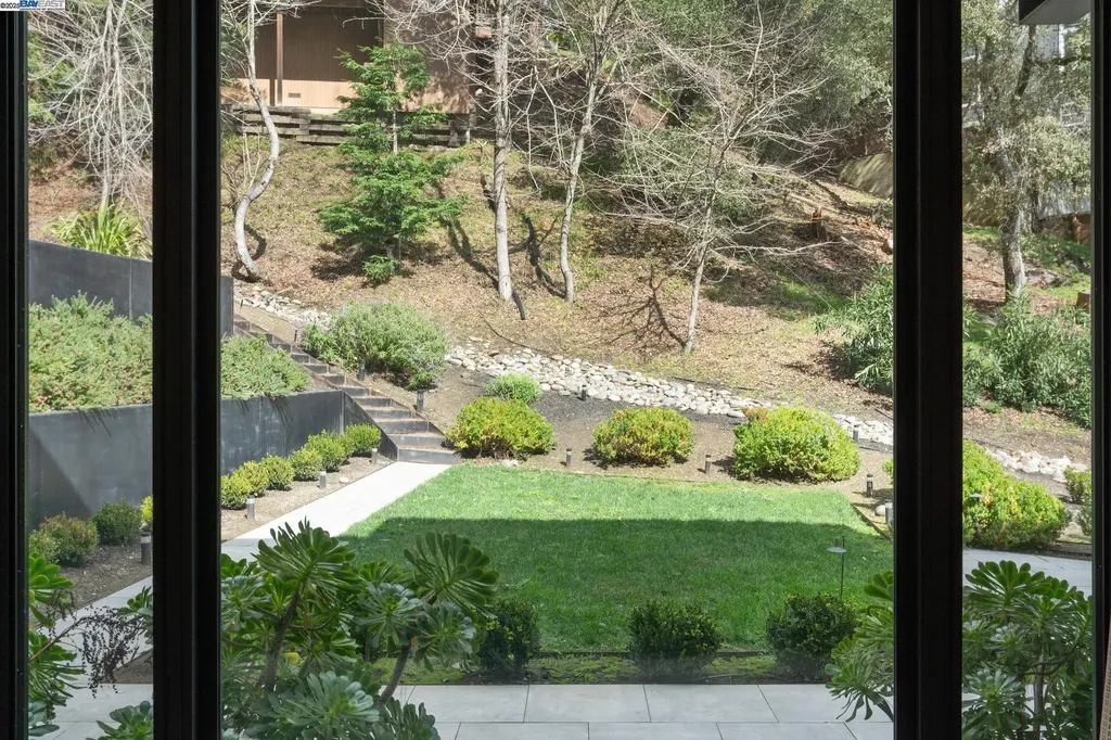 3 West Circle Oakland CA 94611