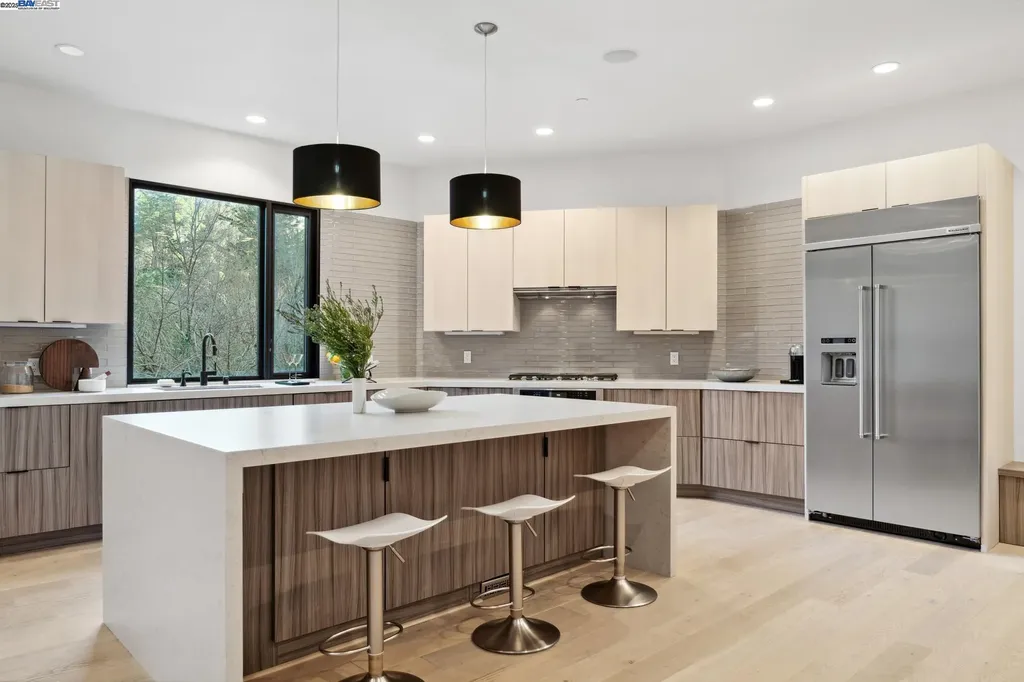 3 West Circle Oakland CA 94611