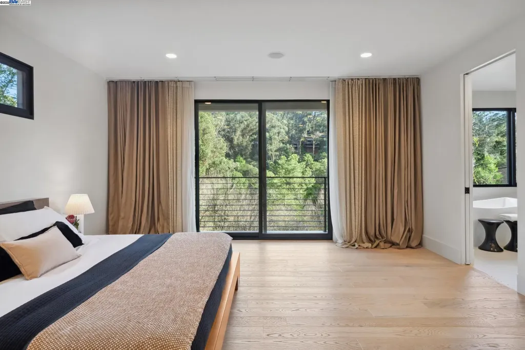 3 West Circle Oakland CA 94611