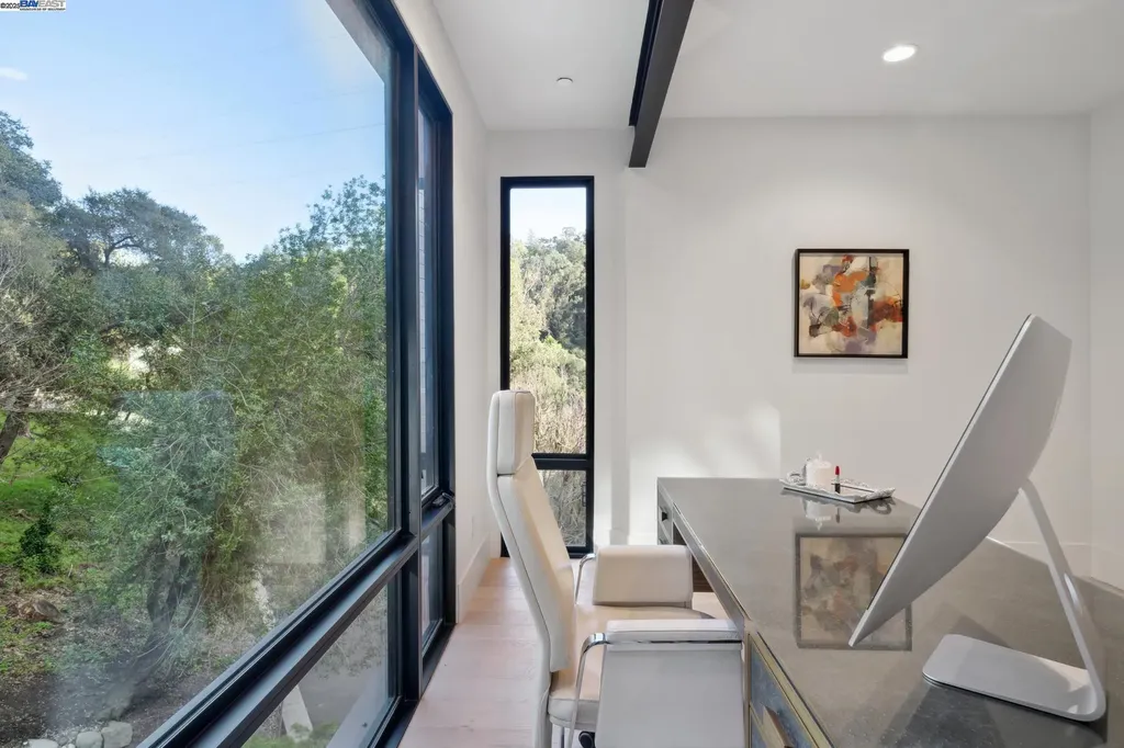 3 West Circle Oakland CA 94611