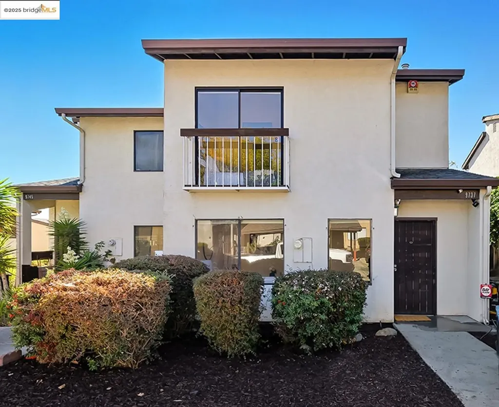 9737 Hillgrade Court Oakland CA 94603