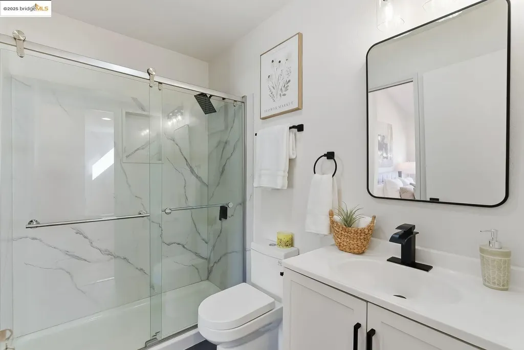 9737 Hillgrade Court Oakland CA 94603