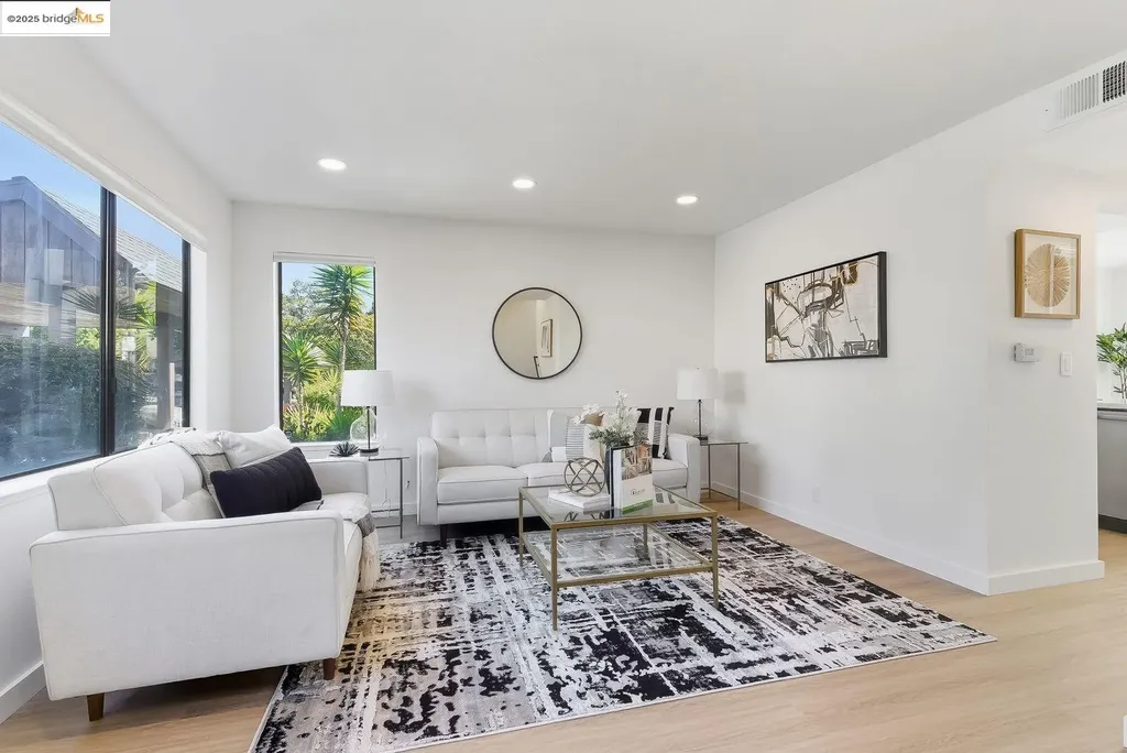 9737 Hillgrade Court Oakland CA 94603