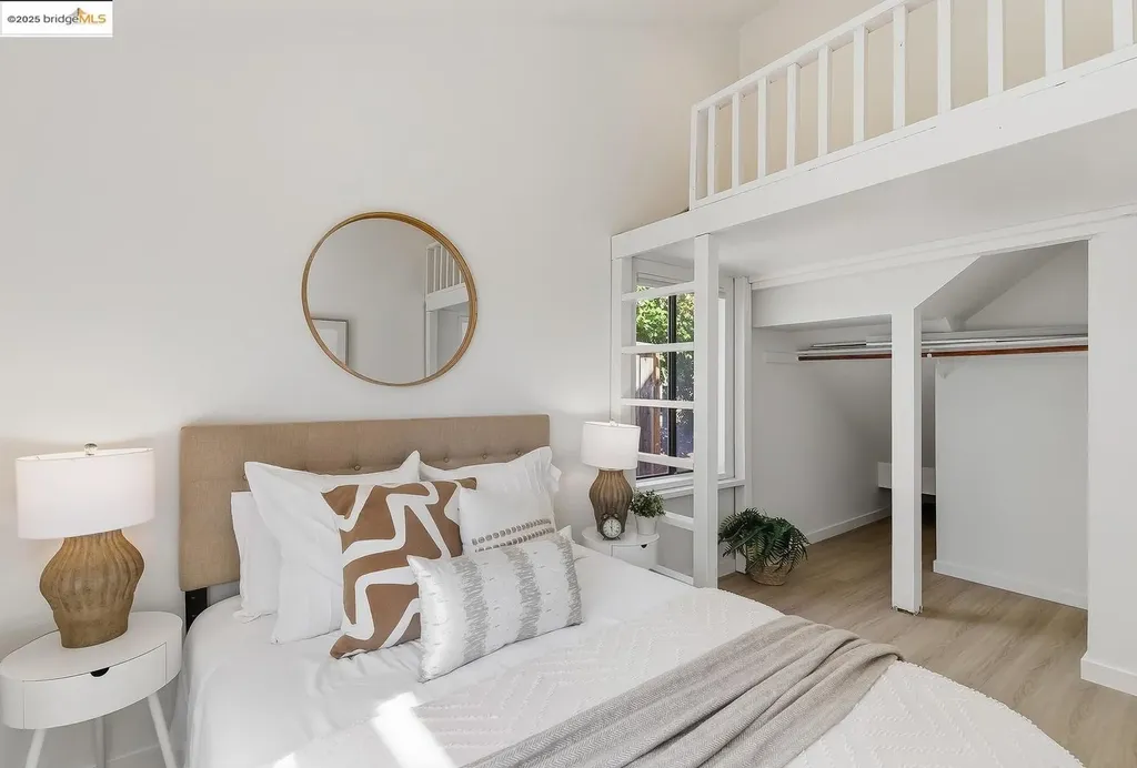9737 Hillgrade Court Oakland CA 94603
