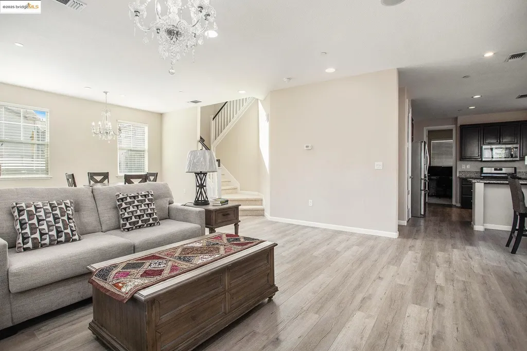 175 Halsey Way Pittsburg CA 94565