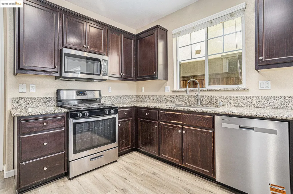 175 Halsey Way Pittsburg CA 94565