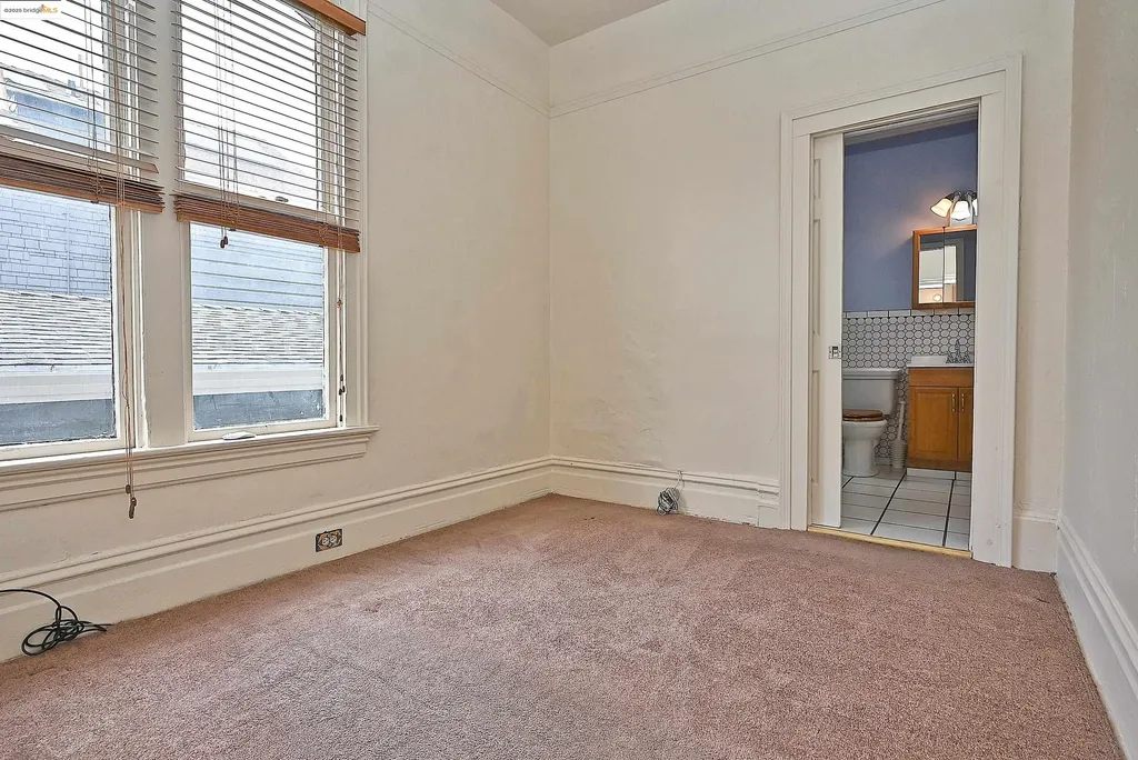 672 33rd Street Oakland CA 94609