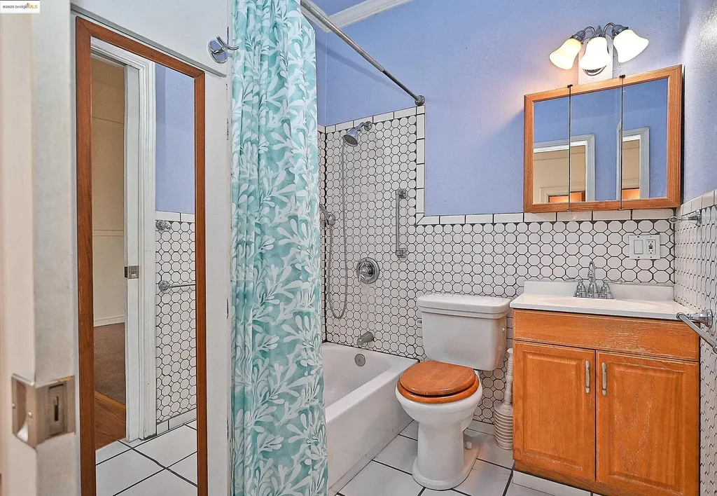 672 33rd Street Oakland CA 94609