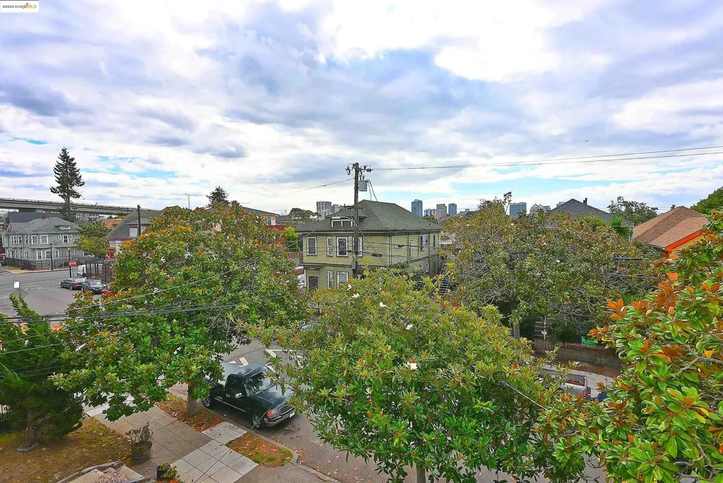 672 33rd Street Oakland CA 94609