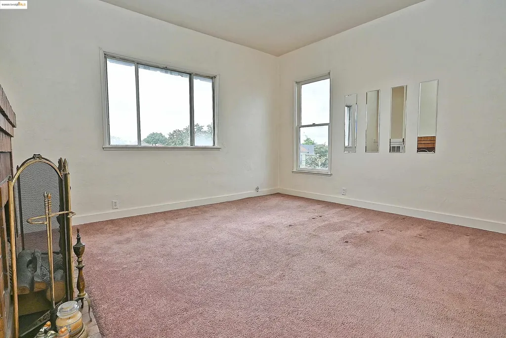 672 33rd Street Oakland CA 94609