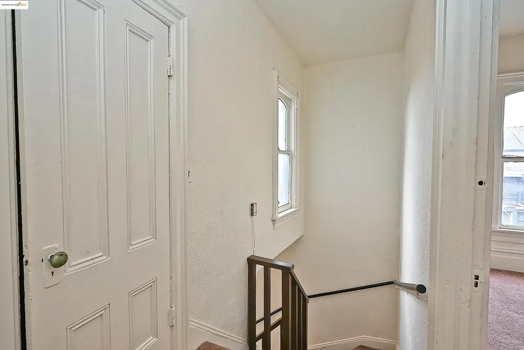 672 33rd Street Oakland CA 94609