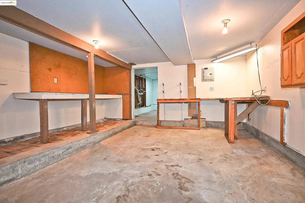 672 33rd Street Oakland CA 94609