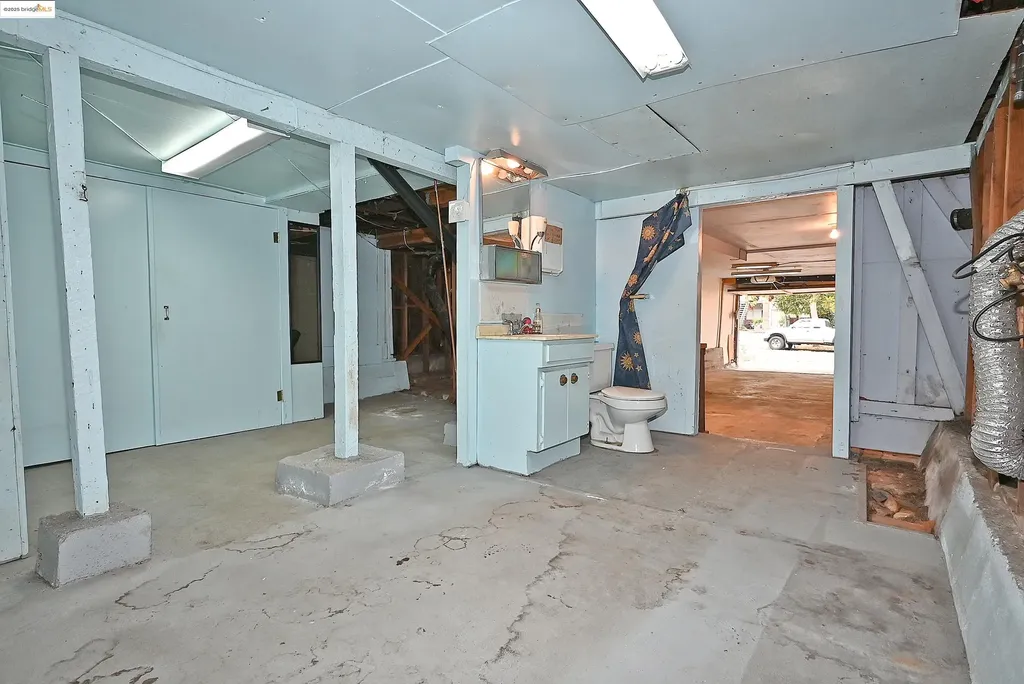 672 33rd Street Oakland CA 94609