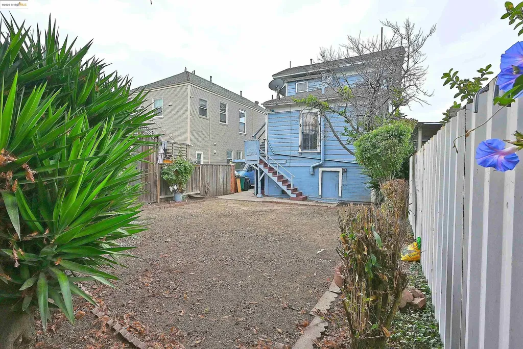 672 33rd Street Oakland CA 94609