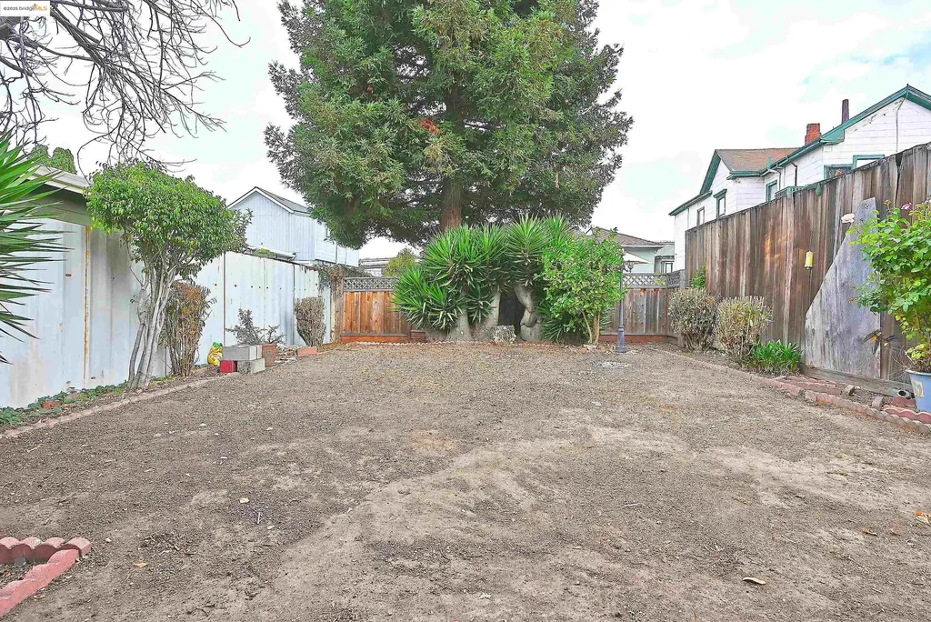 672 33rd Street Oakland CA 94609
